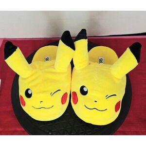 Big‎ Kid's Pikachu Pokémon Slippers Size 11/12 NWOT'S  Yellow